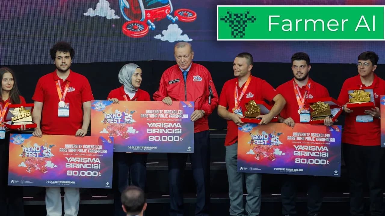 Farmer AI ekibi TEKNOFEST '25 ödül töreninde, Türkiye birinciliği plaketiyle